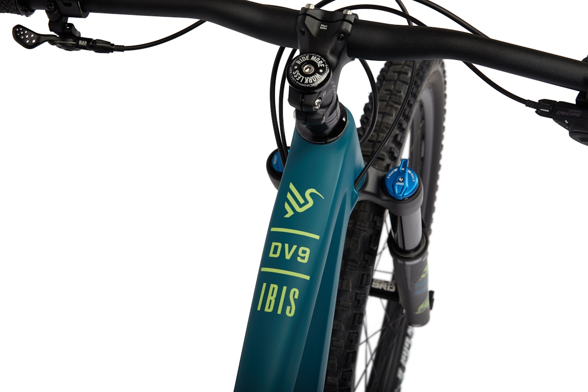 Ibis Cycles DV9 Electric Teal toptube detail