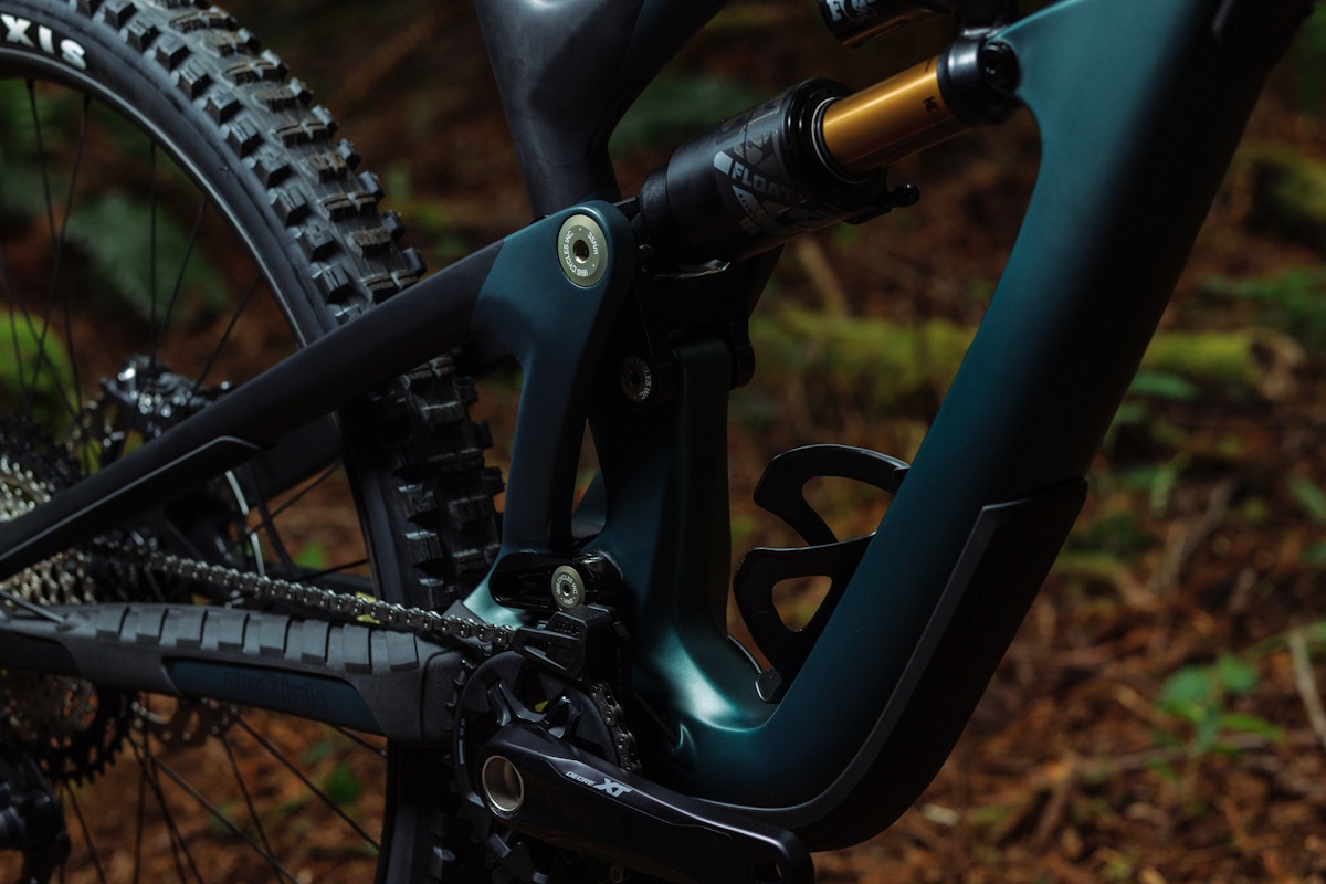 Ibis Cycles HD6 Enchanted Forest Green linkage area detail
